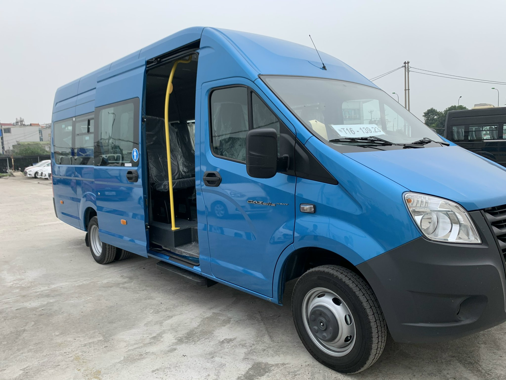 Thuê xe 19 chỗ giá rẻ tại Thuexehuydat.com – Giải pháp vận chuyển tiện nghi, an toàn