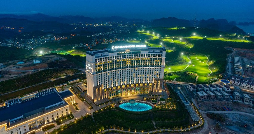 Khách sạn flc hạ long